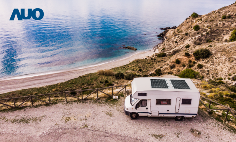 「可撓輕量化太陽光電板SunCurva」使用輕量特殊耐候型複合板取代傳統太陽能板的玻璃前板，不僅降低70%重量，每米平方僅3Kg；具有抗衝擊性能及通過電磁相容性測試，可應用於交通運輸工具，如露營車、遊艇等